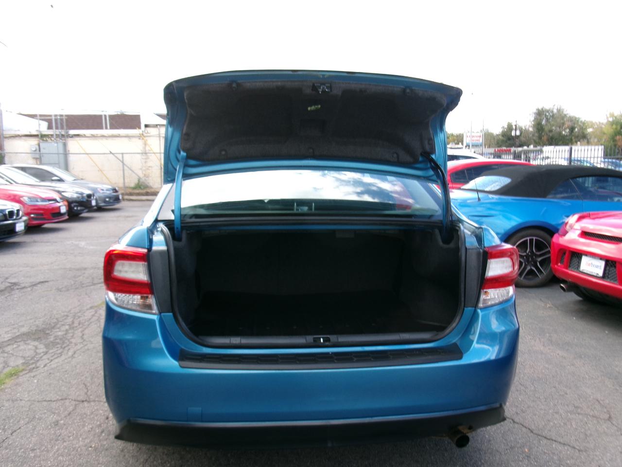 Subaru Impreza 2.0i 4-door Manual 2017