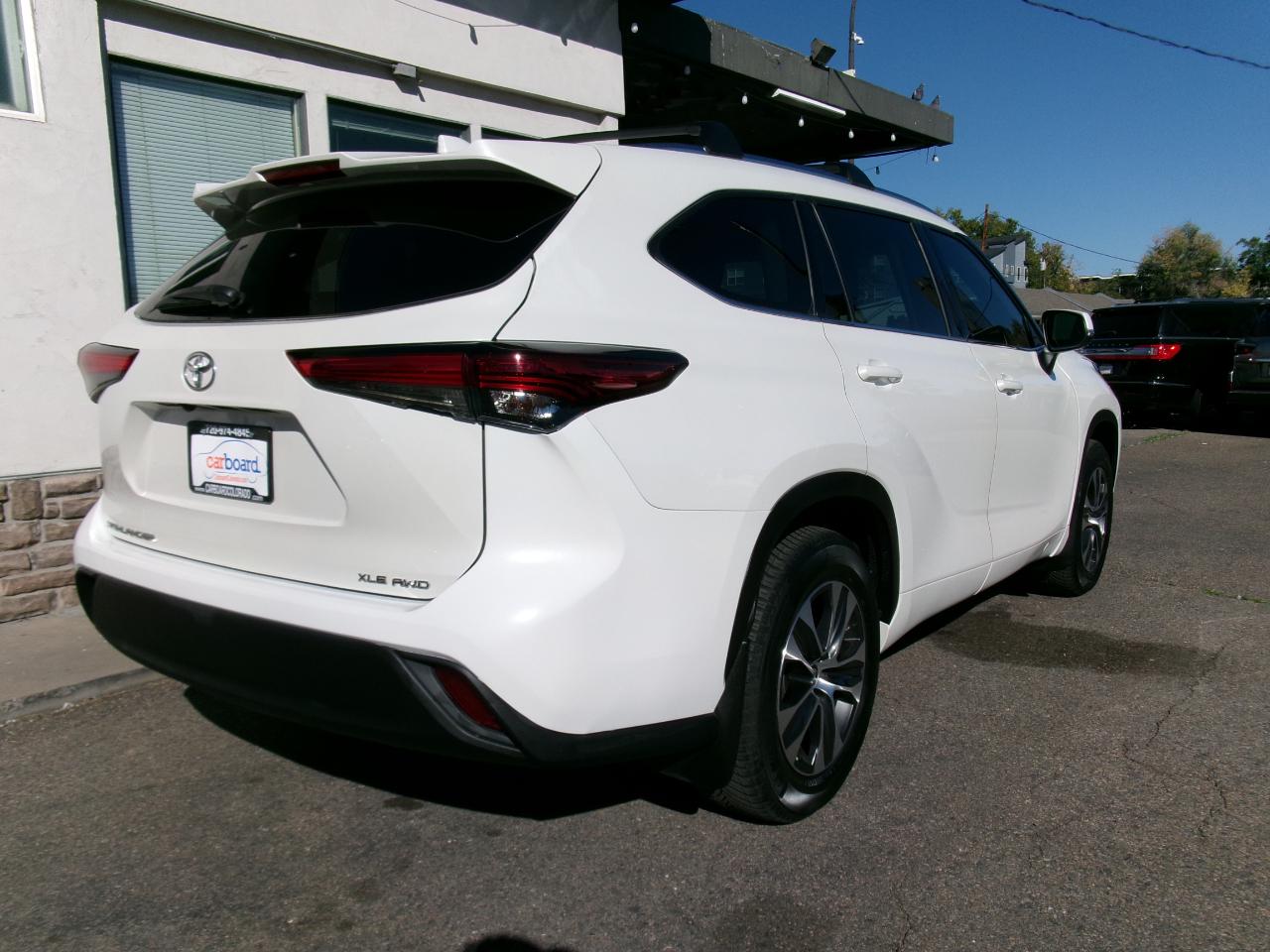 Toyota Highlander XLE AWD (Natl) 2021