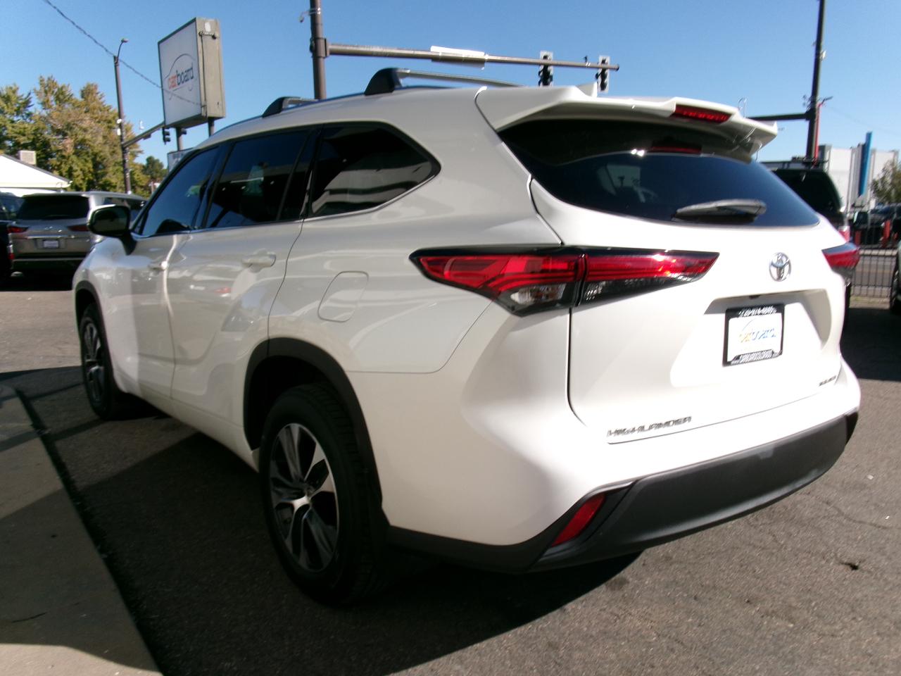 Toyota Highlander XLE AWD (Natl) 2021