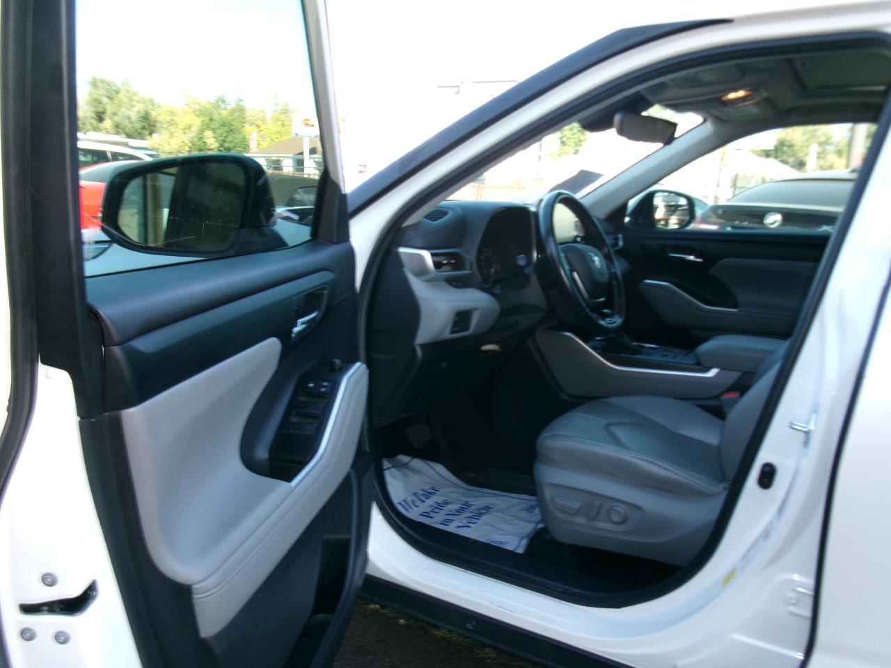 Toyota Highlander XLE AWD (Natl) 2021