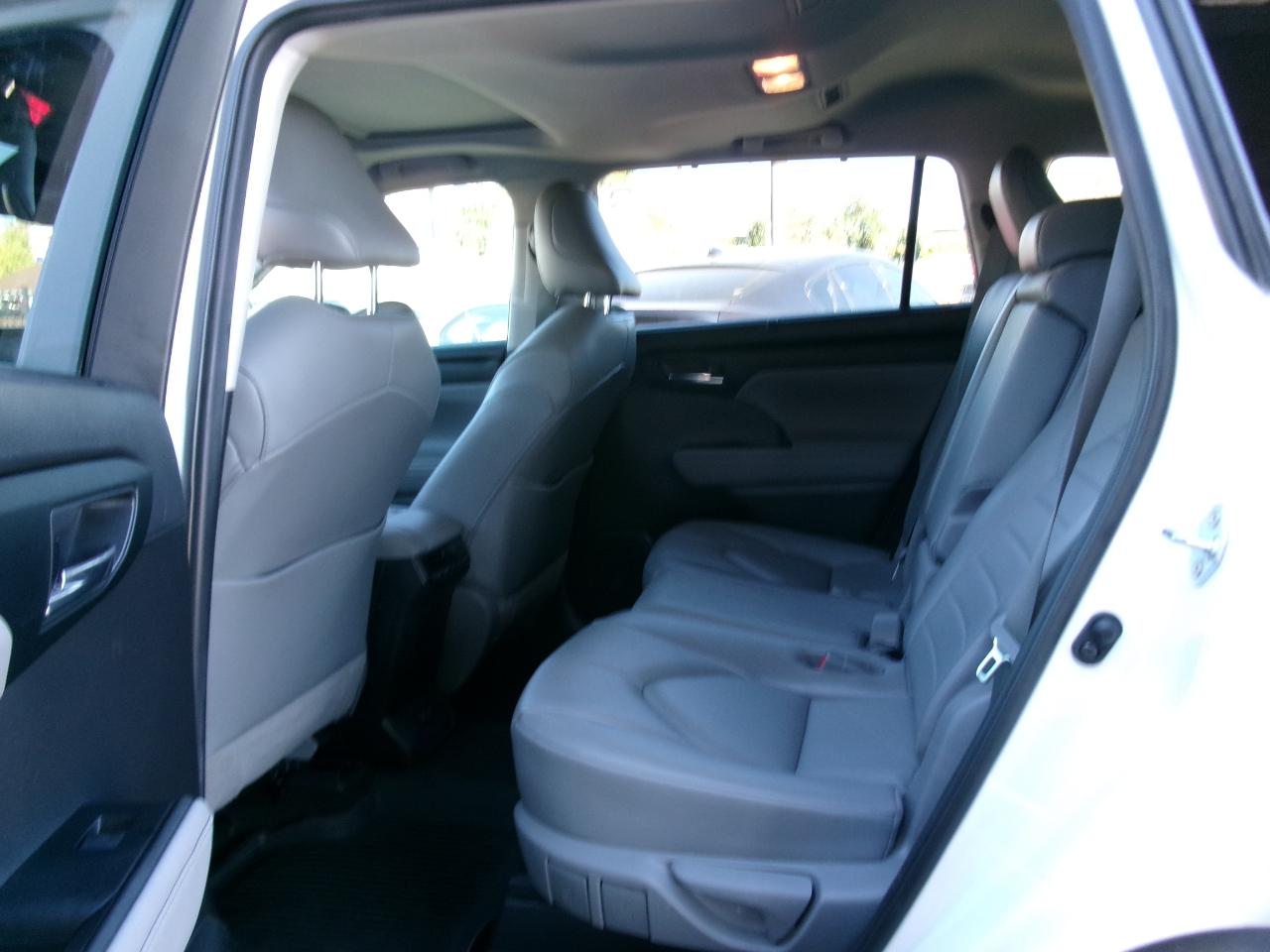 Toyota Highlander XLE AWD (Natl) 2021
