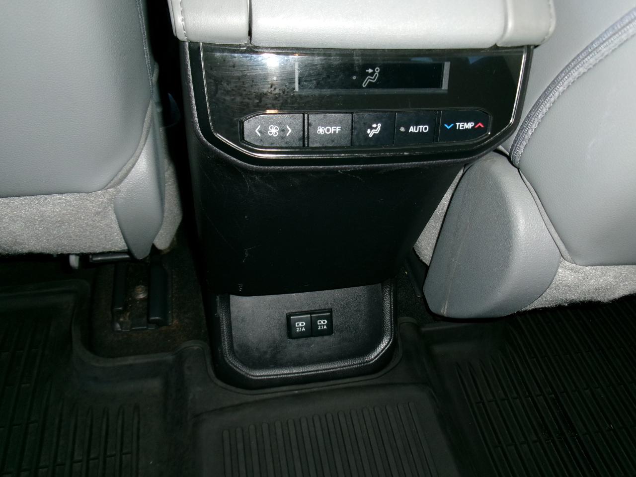 Toyota Highlander XLE AWD (Natl) 2021
