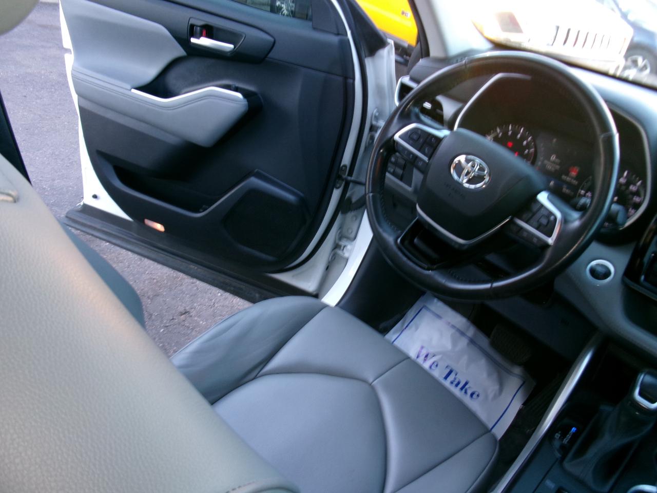 Toyota Highlander XLE AWD (Natl) 2021