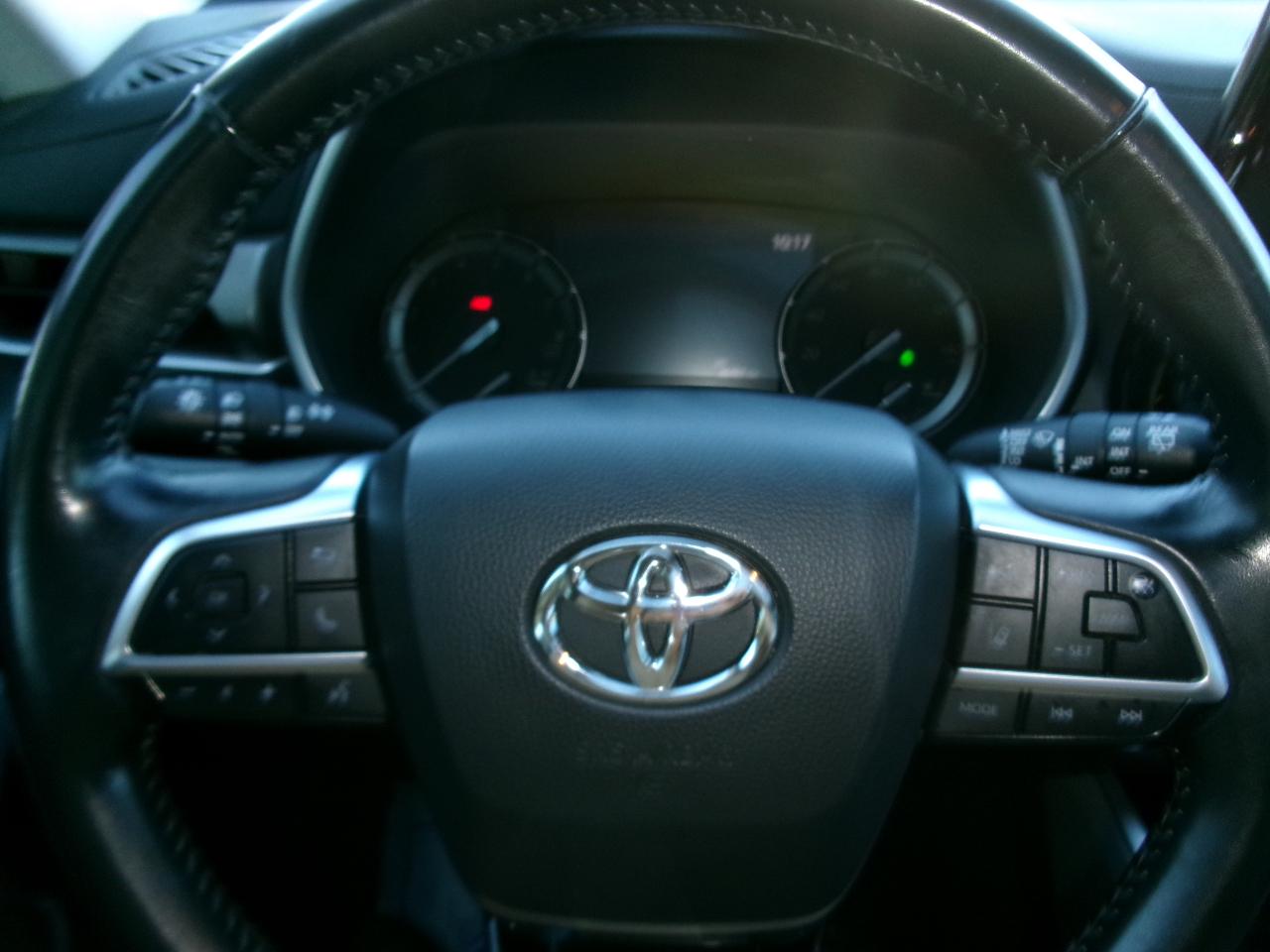 Toyota Highlander XLE AWD (Natl) 2021