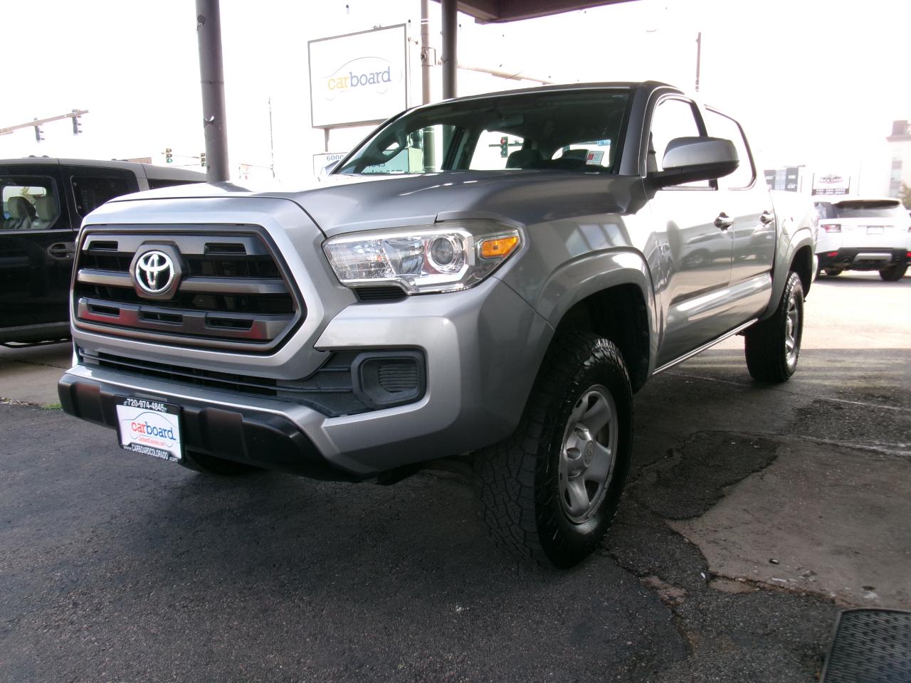 2017 Toyota Tacoma TRD Off Road Double Cab 5' Bed V6 4x4 MT (Natl)