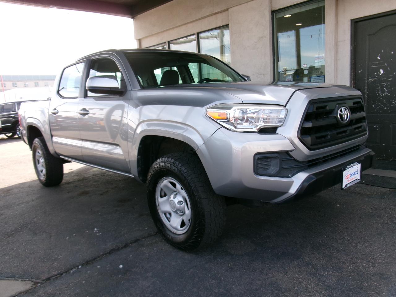 Toyota Tacoma TRD Off Road Double Cab 5' Bed V6 4x4 MT (Natl) 2017