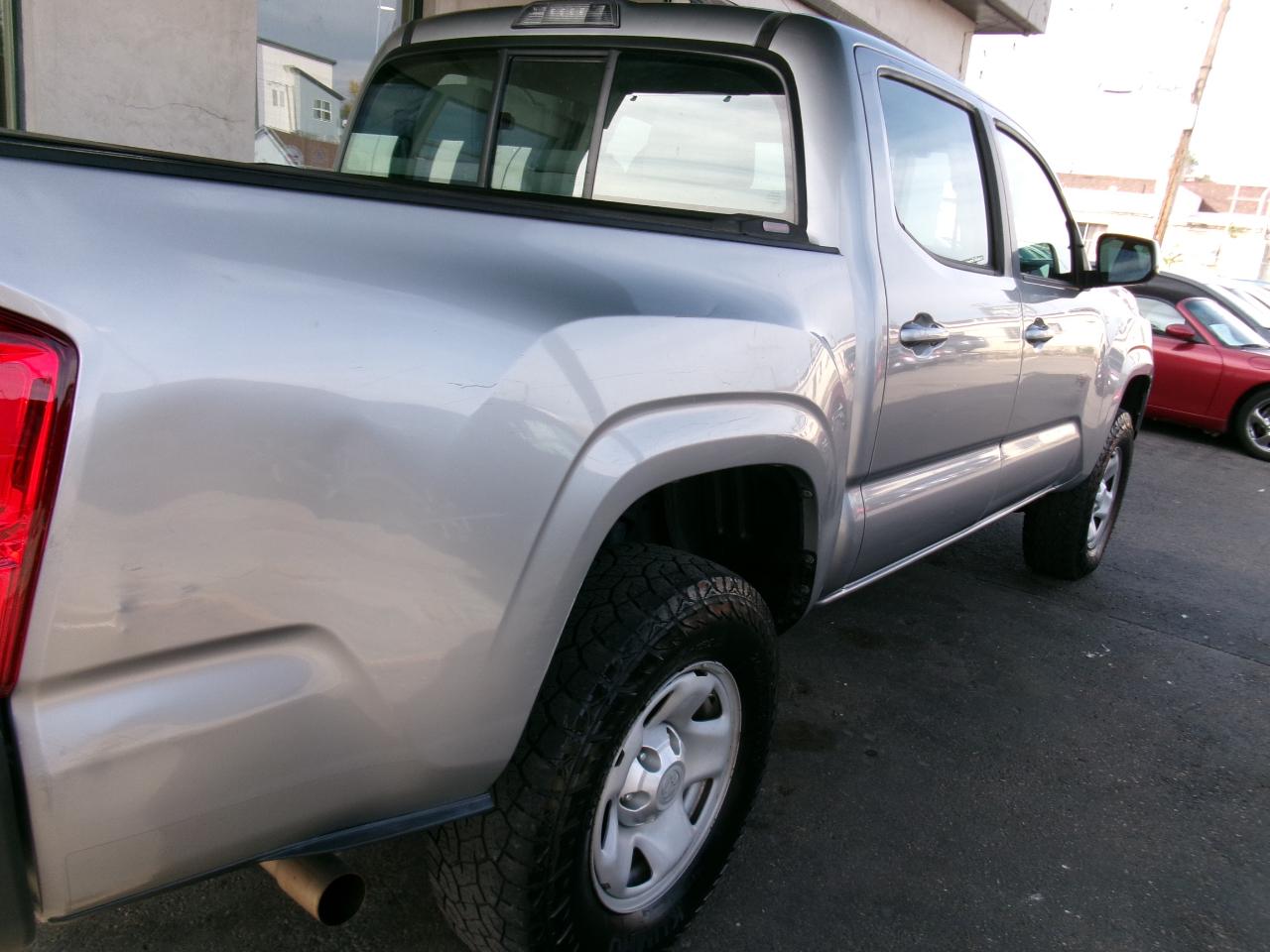 Toyota Tacoma TRD Off Road Double Cab 5' Bed V6 4x4 MT (Natl) 2017