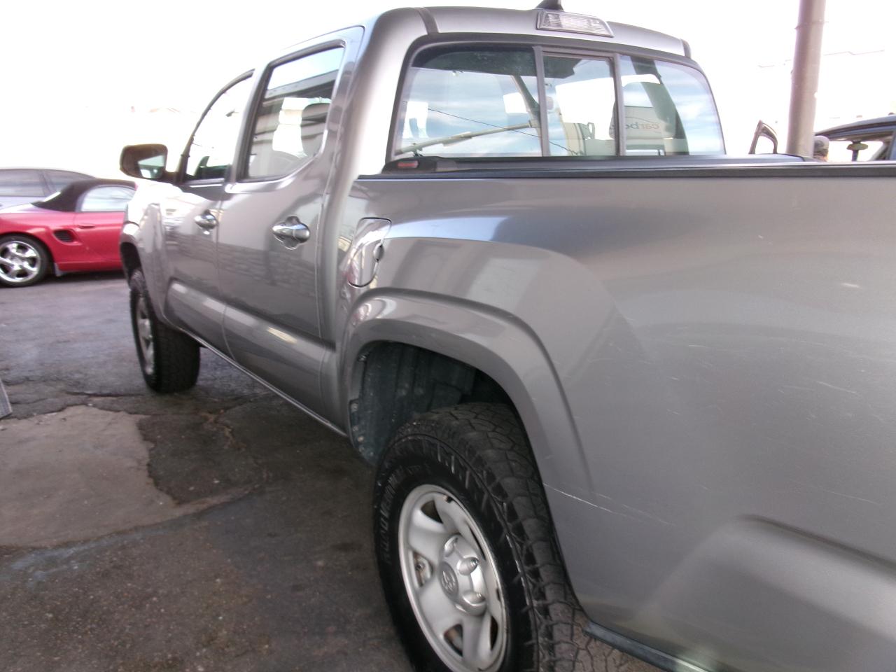 Toyota Tacoma TRD Off Road Double Cab 5' Bed V6 4x4 MT (Natl) 2017