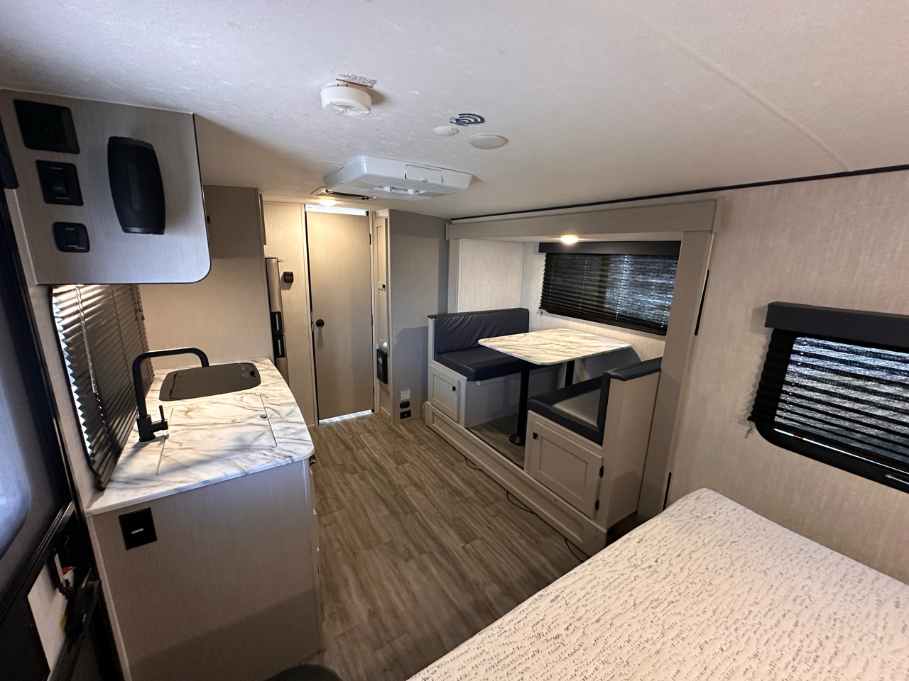 Coachmen Apex  2024 Coachmen Apex  2024