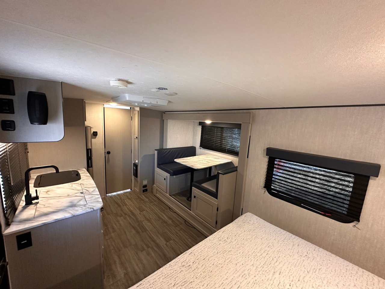 Coachmen Apex  2024 Coachmen Apex  2024