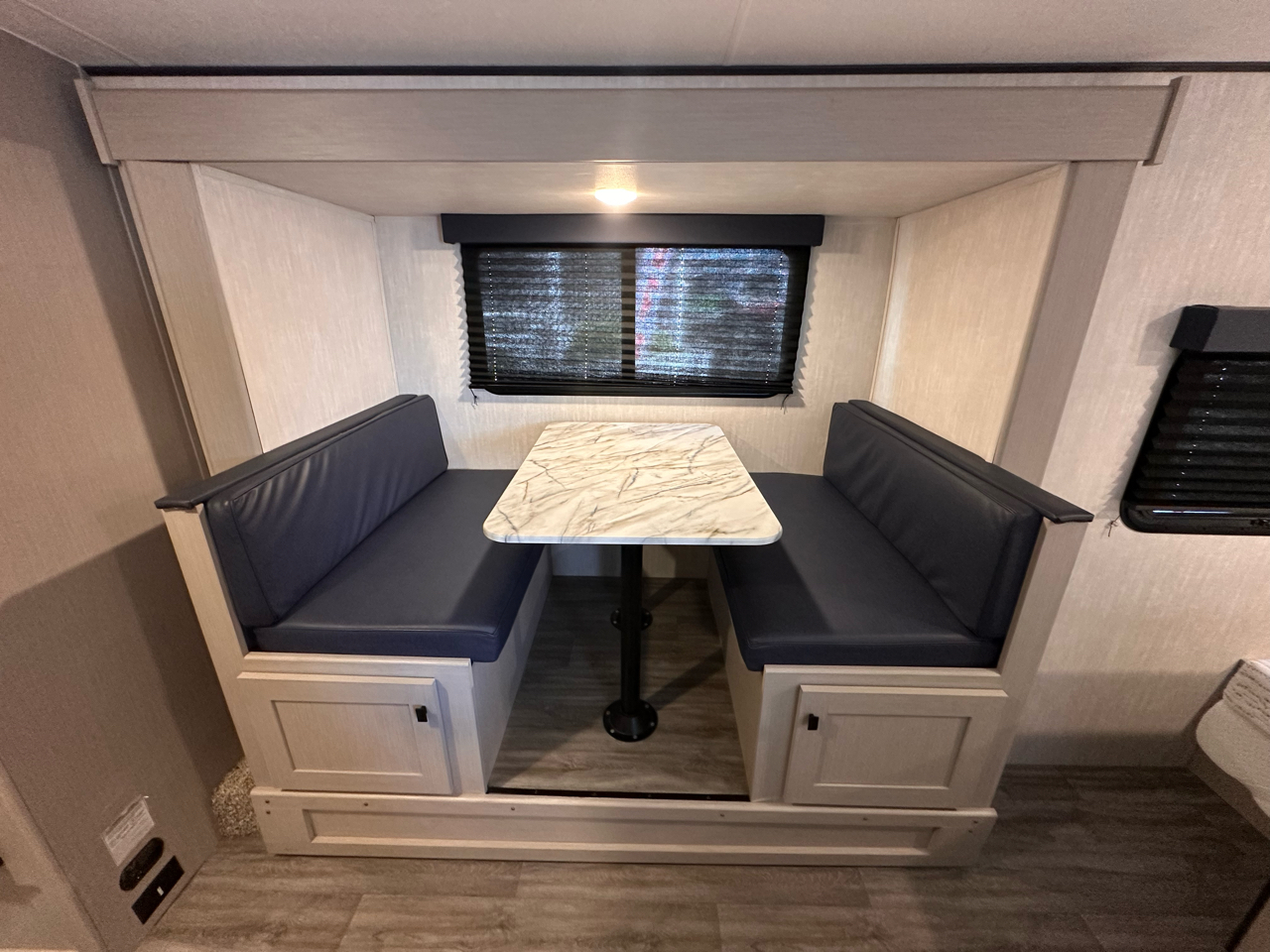 Coachmen Apex  2024 Coachmen Apex  2024