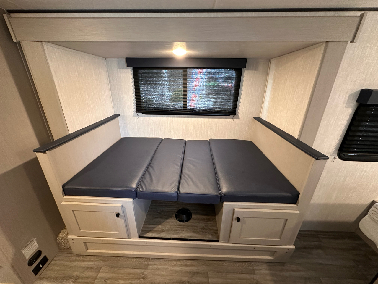 Coachmen Apex  2024 Coachmen Apex  2024