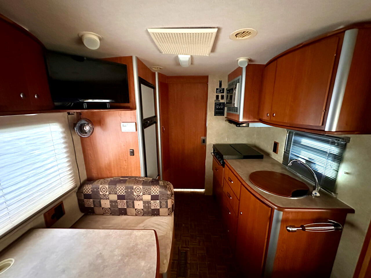 Itasca Navion  2008 Itasca Navion  2008