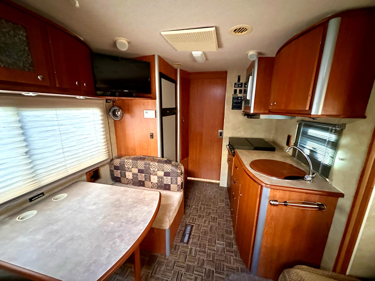 Itasca Navion  2008 Itasca Navion  2008