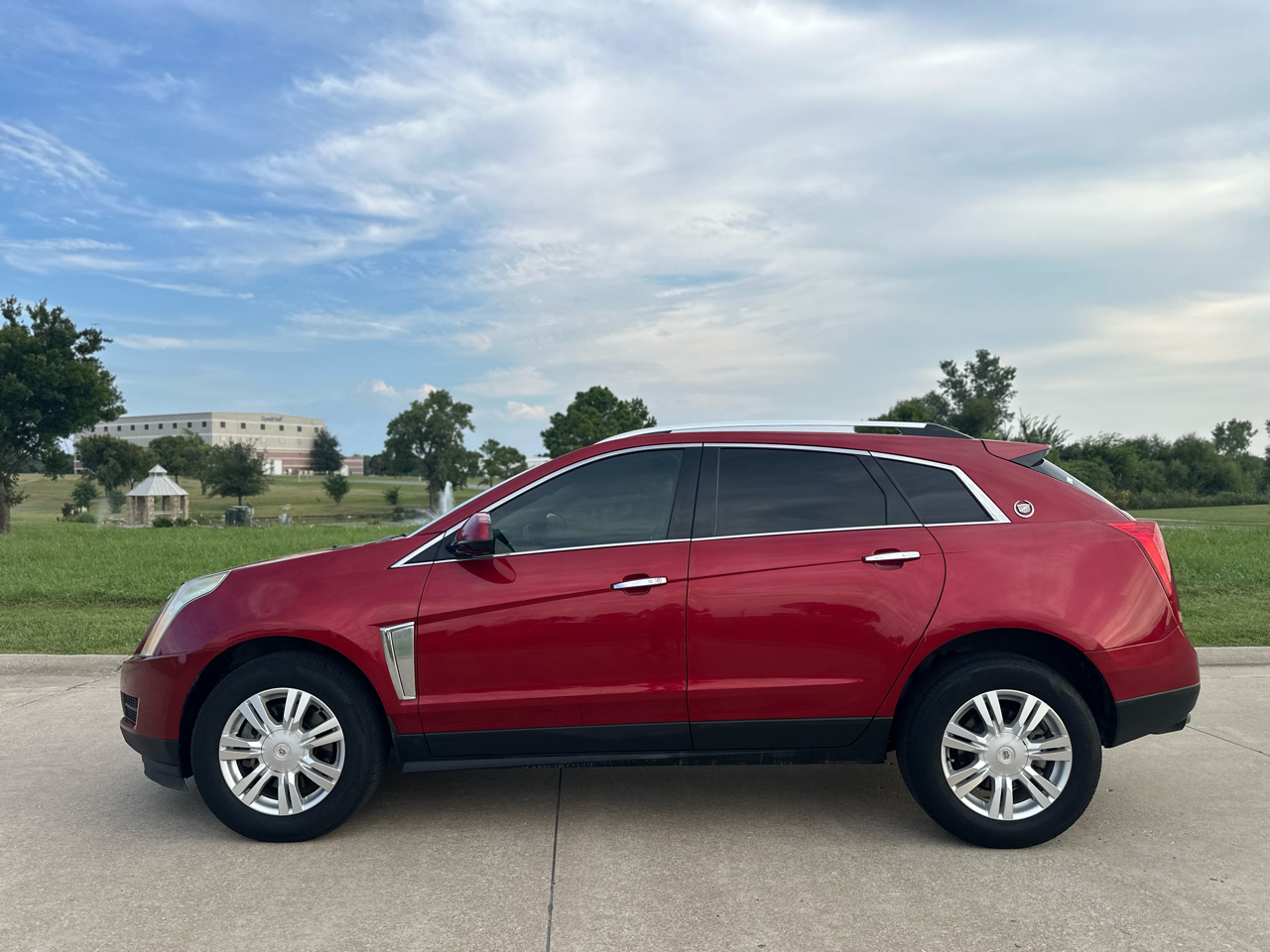 2016 Cadillac SRX Luxury photo 2