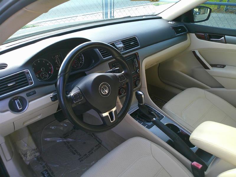 Volkswagen Passat 1.8T SE AT PZEV 2014