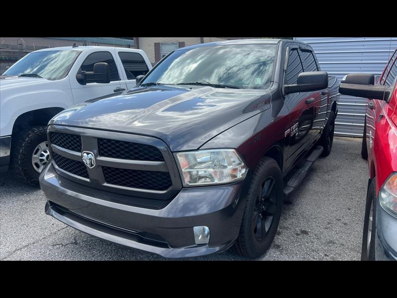 RAM 1500 Tradesman Crew Cab SWB 2WD 2015