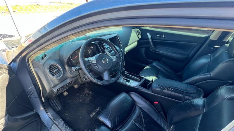 Nissan Maxima S 2011