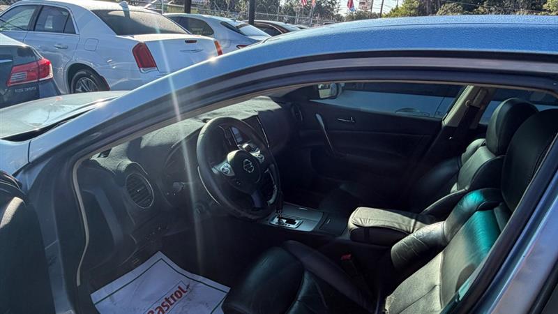 Nissan Maxima S 2011