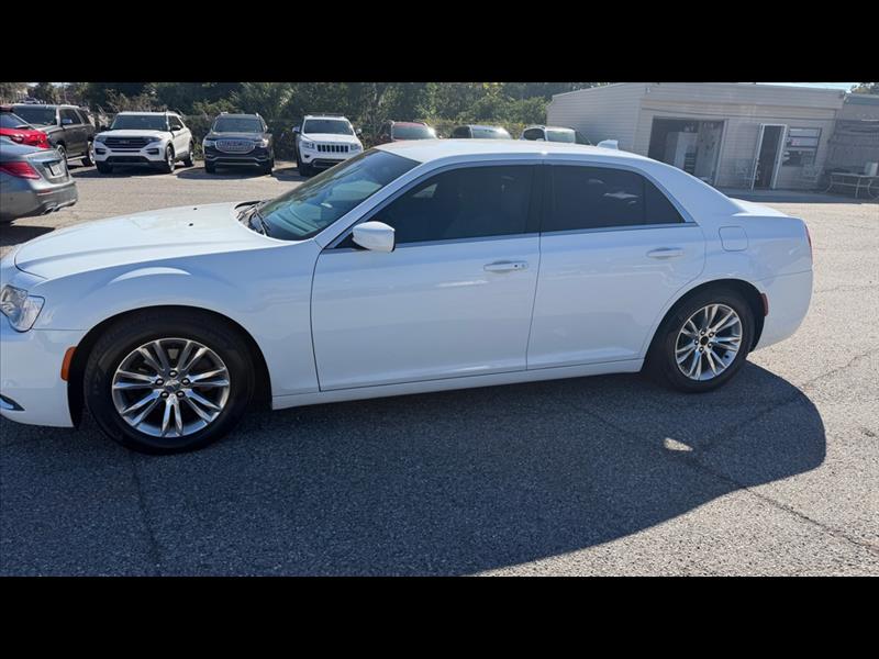 2018 Chrysler 300 Touring