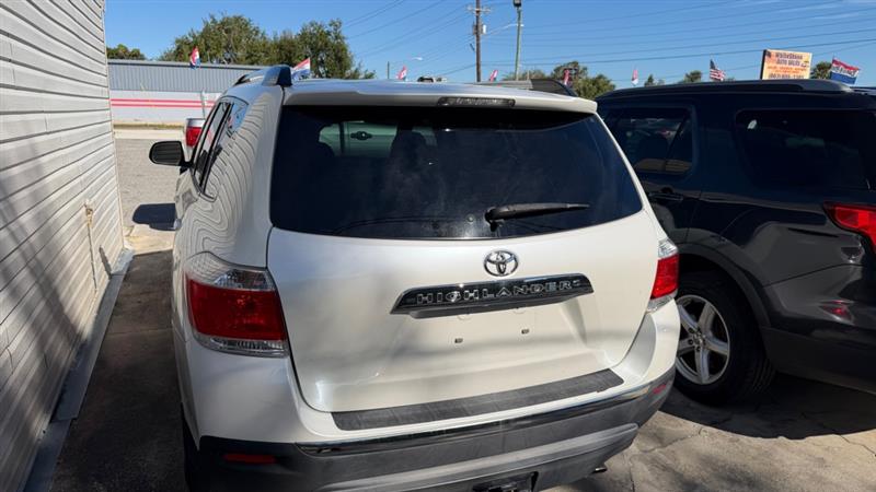 Toyota Highlander Limited 2WD 2013