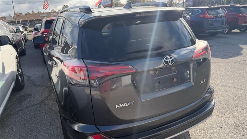 Toyota RAV4 XLE FWD 2018