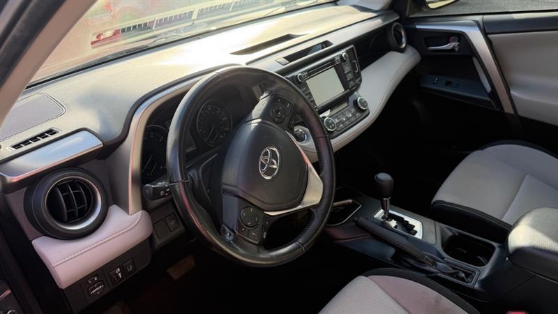 Toyota RAV4 XLE FWD 2018