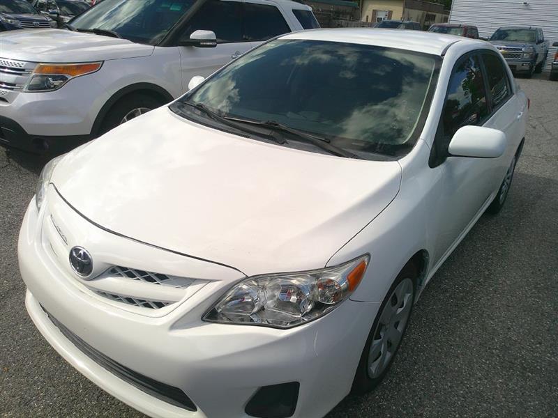 Toyota Corolla S 5-Speed MT 2012