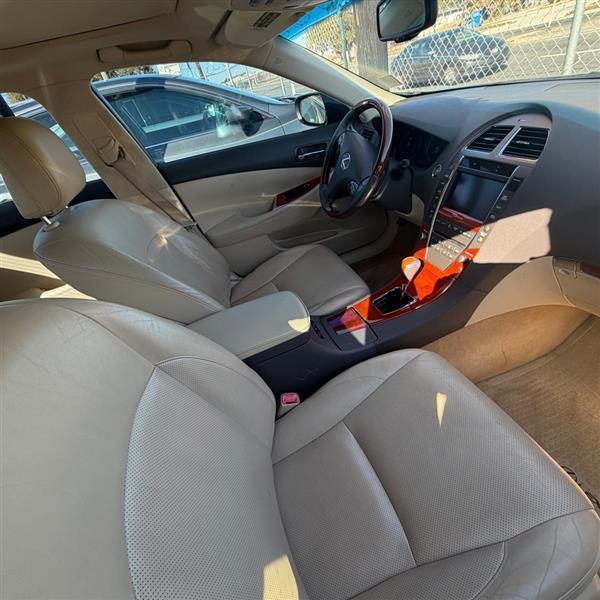 Lexus ES 350 Sedan 2012