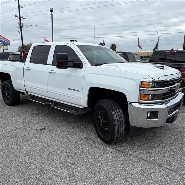 Chevrolet Silverado 2500HD LT Crew Cab 4WD 2018