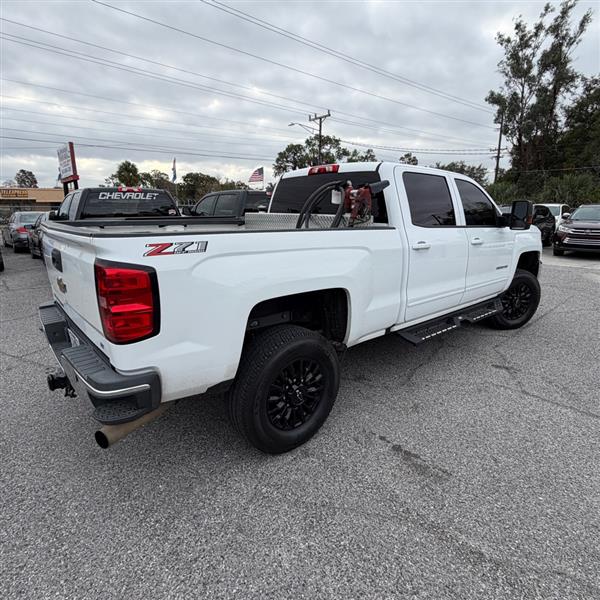 Chevrolet Silverado 2500HD LT Crew Cab 4WD 2018