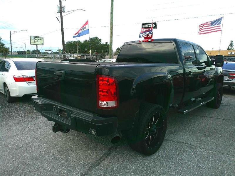 GMC Sierra 2500HD Denali Crew Cab 4WD 2011