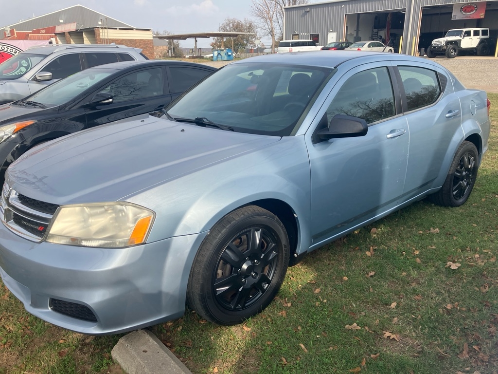 2013 Dodge Avenger Base