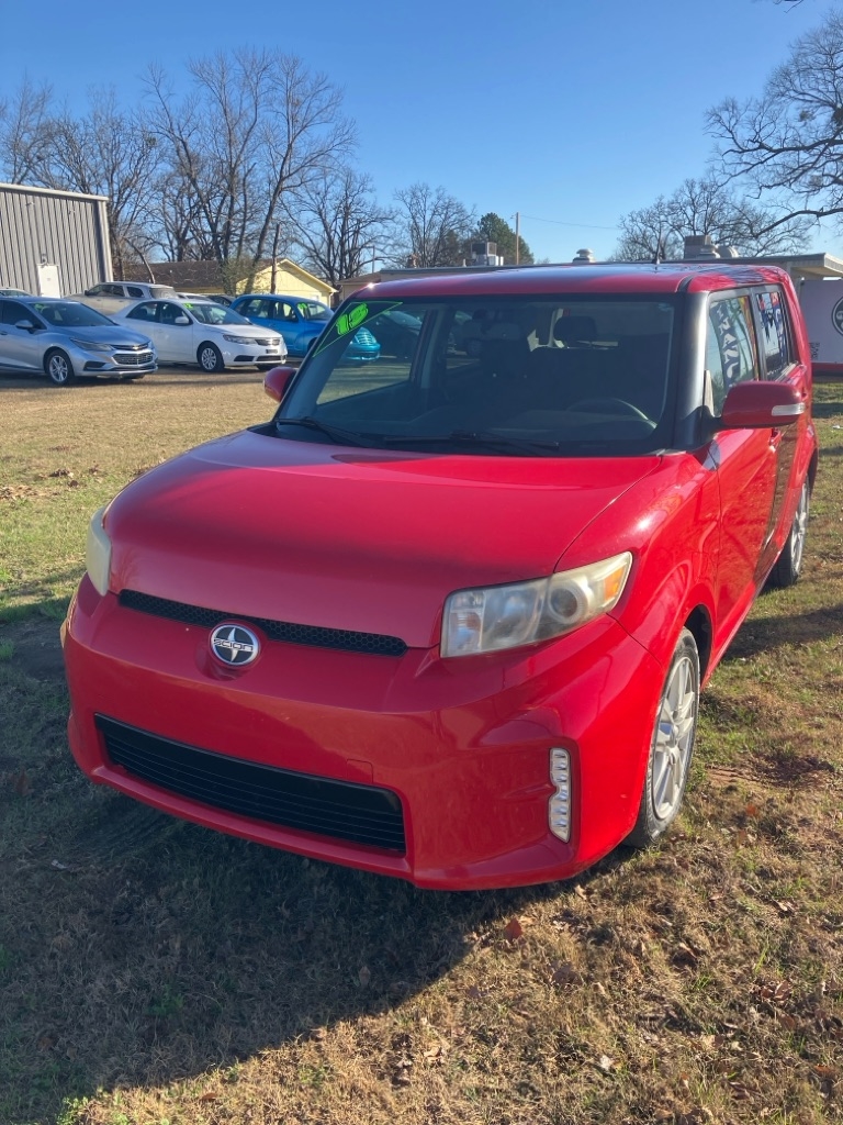 2013 Scion xB 5-Door Wagon 5-Spd MT