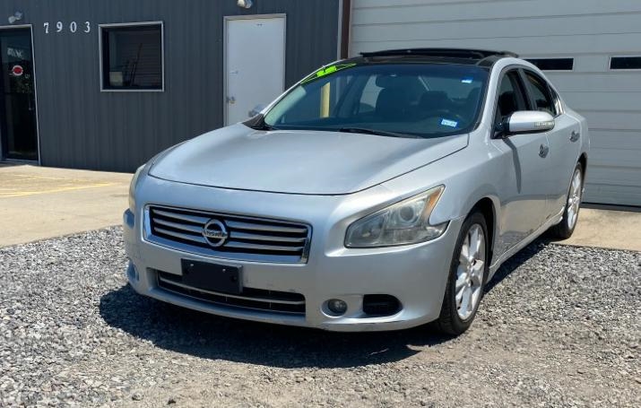 Nissan Maxima SV 2012