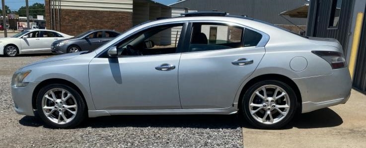 Nissan Maxima SV 2012