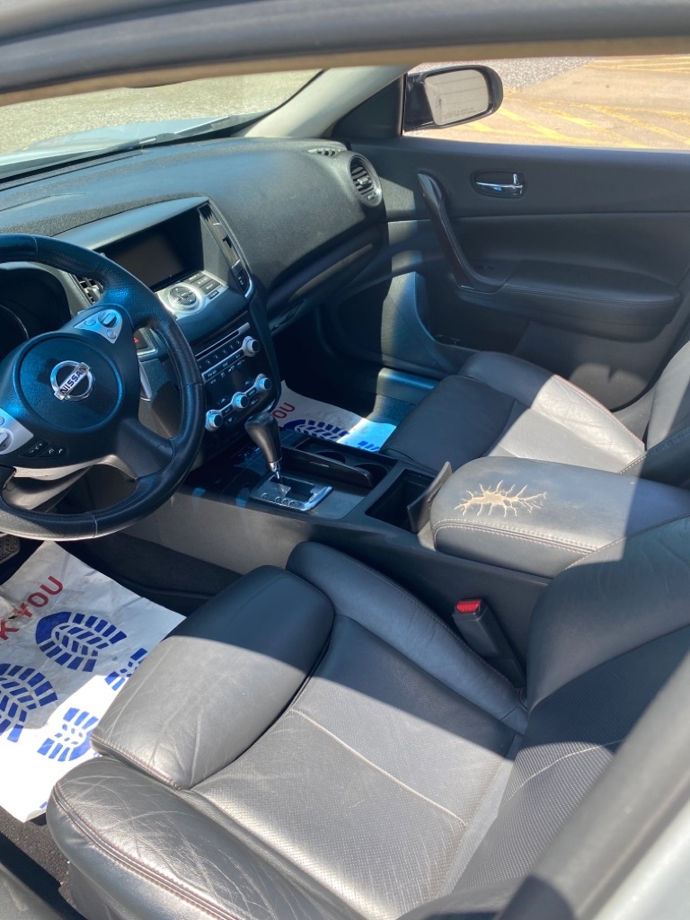 Nissan Maxima SV 2012