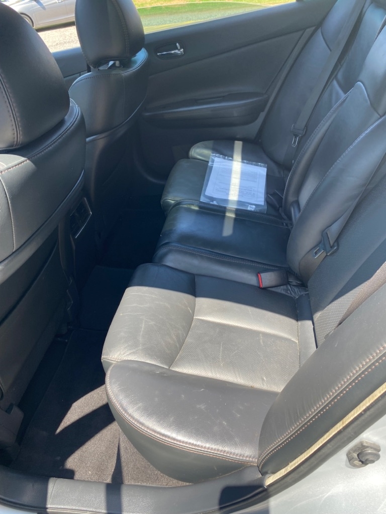 Nissan Maxima SV 2012