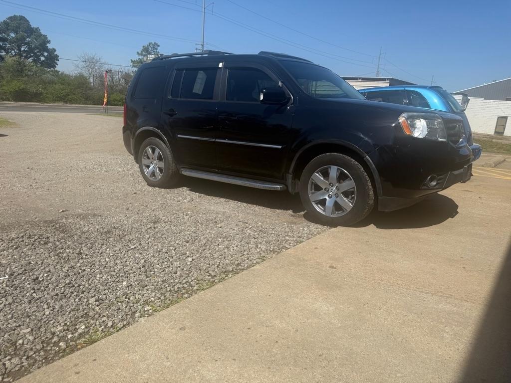 2015 Honda Pilot Touring 2WD 5-Spd AT with DVD