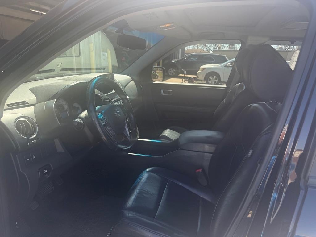 Honda Pilot Touring 2WD 5-Spd AT with DVD 2015