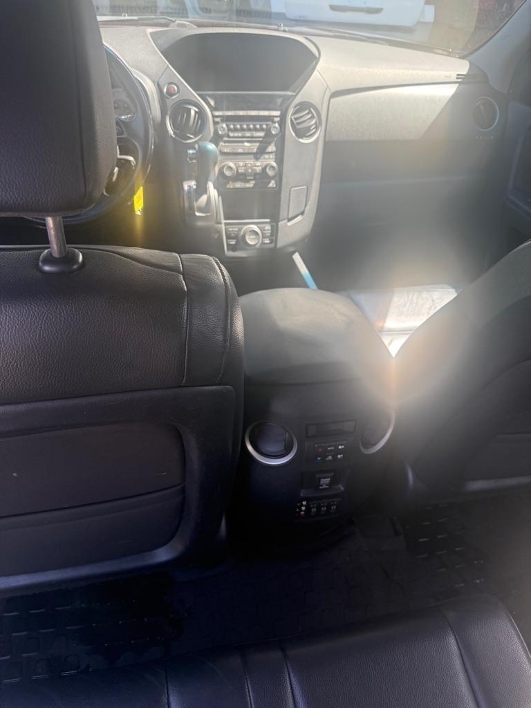 Honda Pilot Touring 2WD 5-Spd AT with DVD 2015