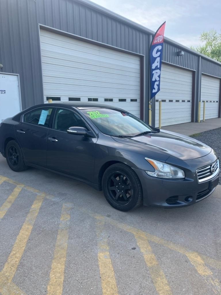 Nissan Maxima S 2012