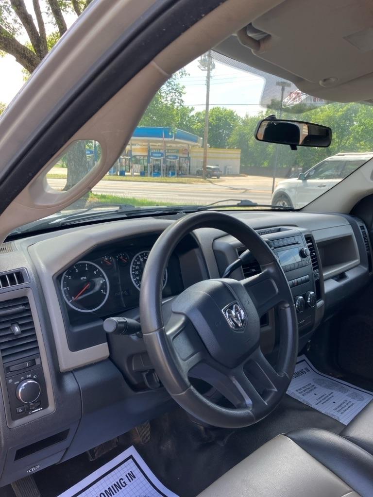 RAM 1500 ST Quad Cab 2WD 2011