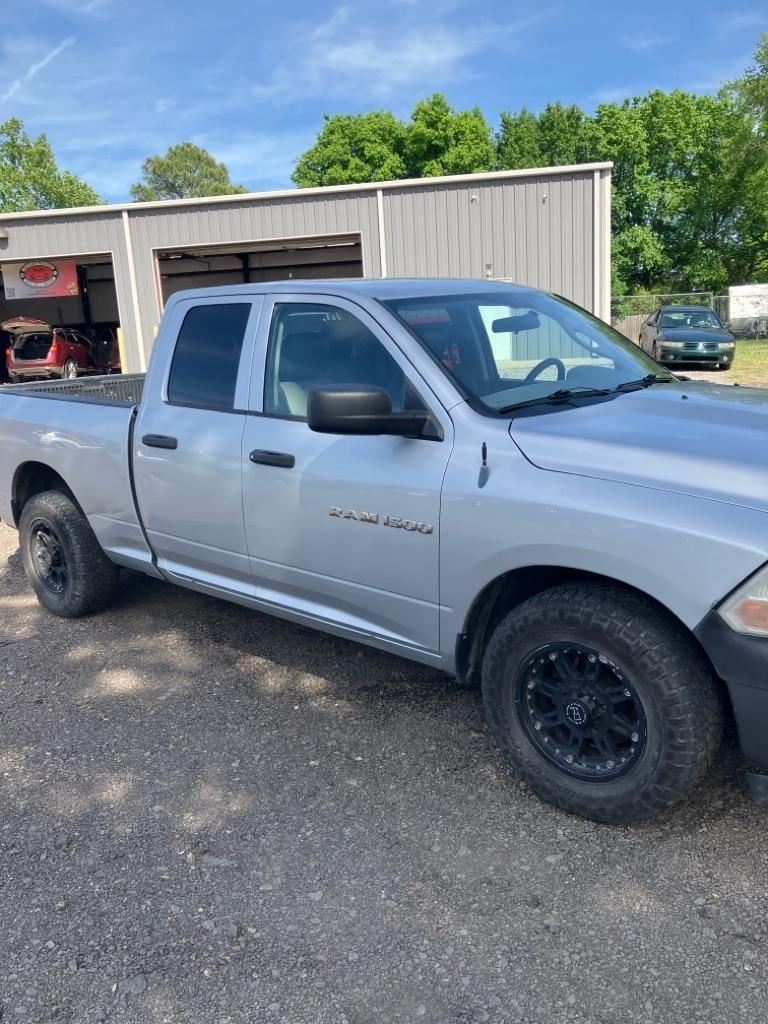 RAM 1500 ST Quad Cab 2WD 2011