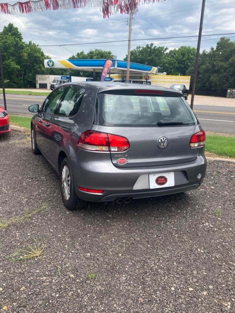Volkswagen Golf 2.5L 2-Door 2010