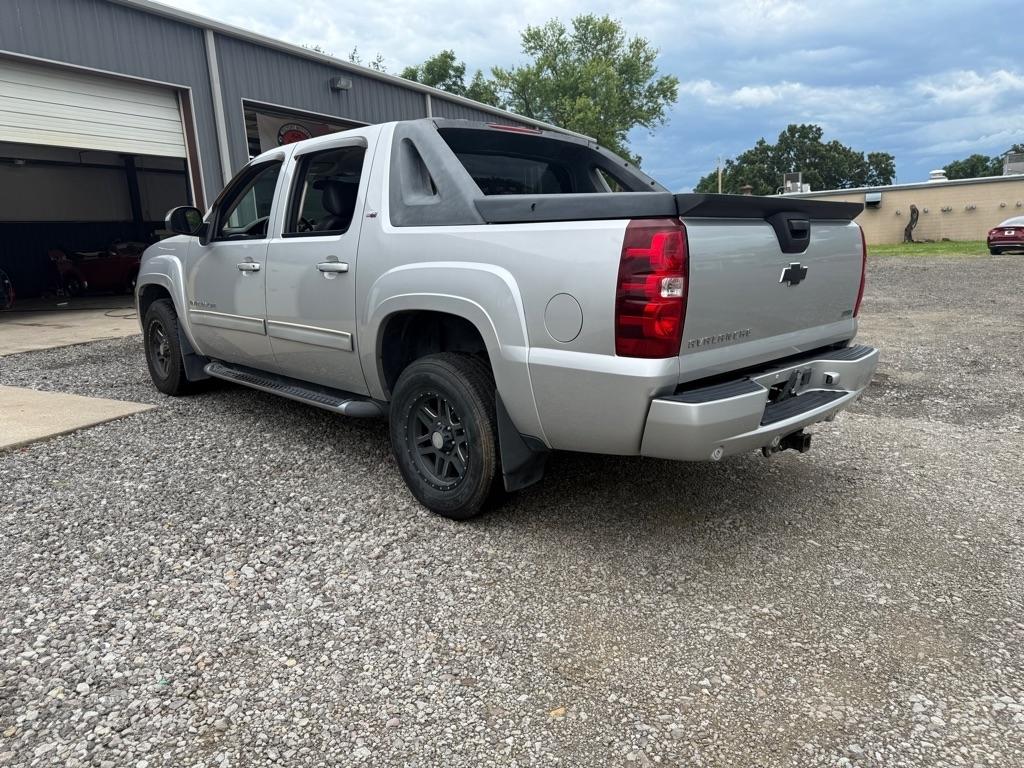 Chevrolet Avalanche LT 4WD 2010