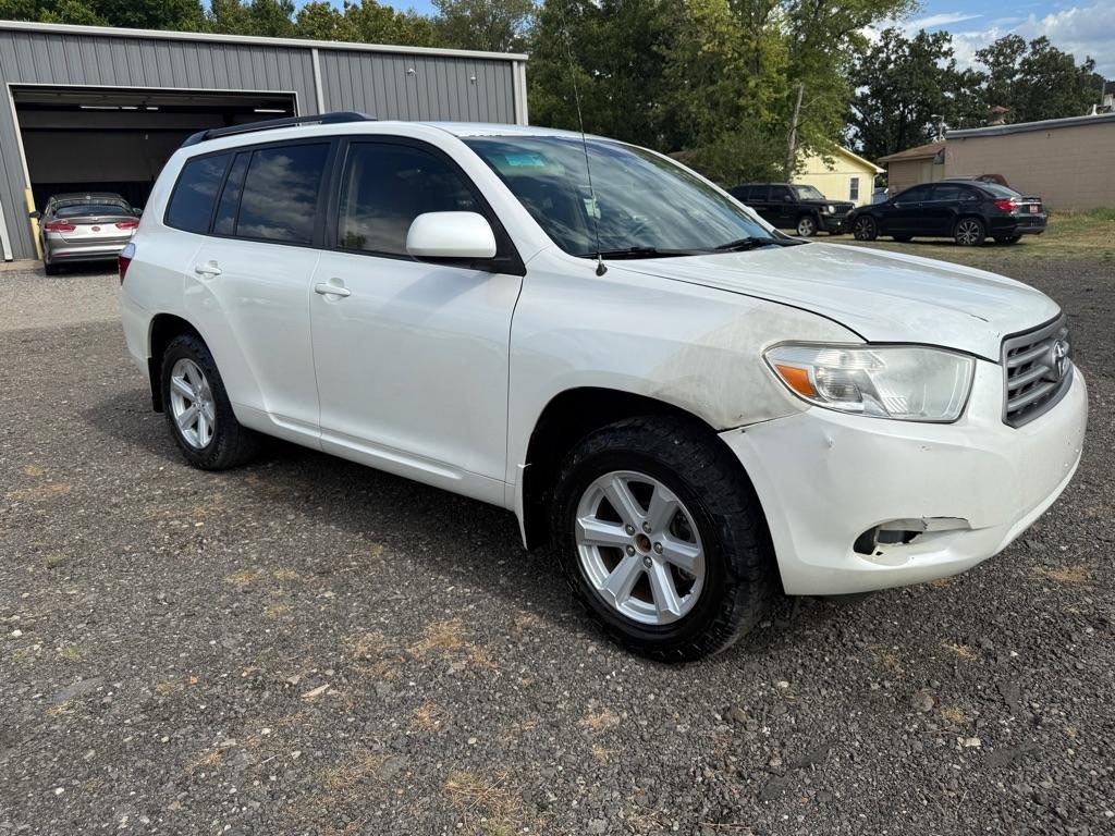 Toyota Highlander Base 2WD V6 2010