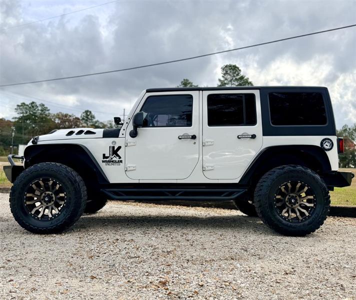 Jeep Wrangler Unlimited Sahara 4WD 2013