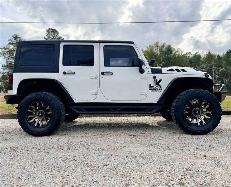 Jeep Wrangler Unlimited Sahara 4WD 2013