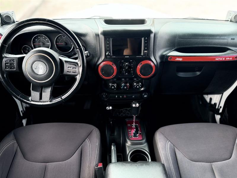 Jeep Wrangler Unlimited Sahara 4WD 2013